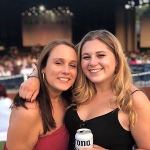 Meet your Posher, Nicole